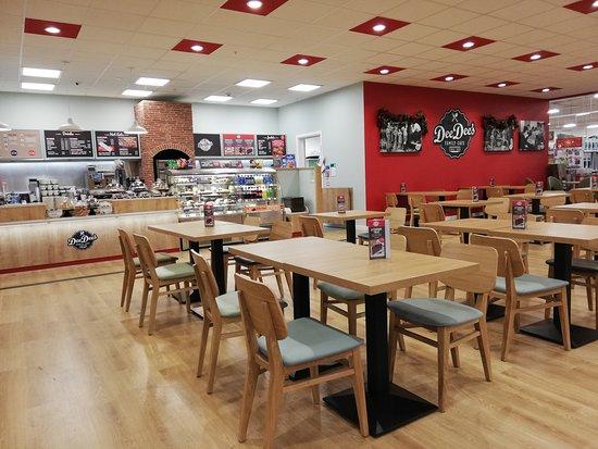 Dee Dee's Family Cafe